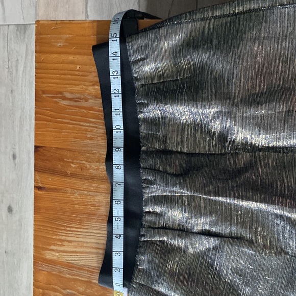 Dolce & Gabbana metallic skirt. Perfect pre-owned condition. - Picture 2 of 8